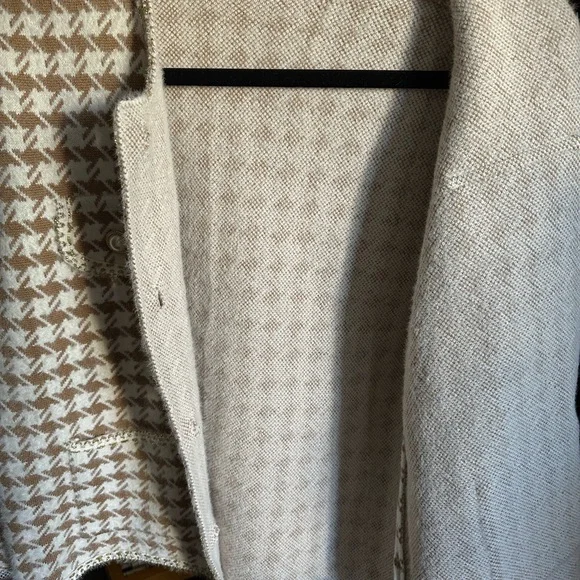 NWT Chic Houndstooth Cardigan with Pearl Buttons - Chanel style - Picture 7 of 9